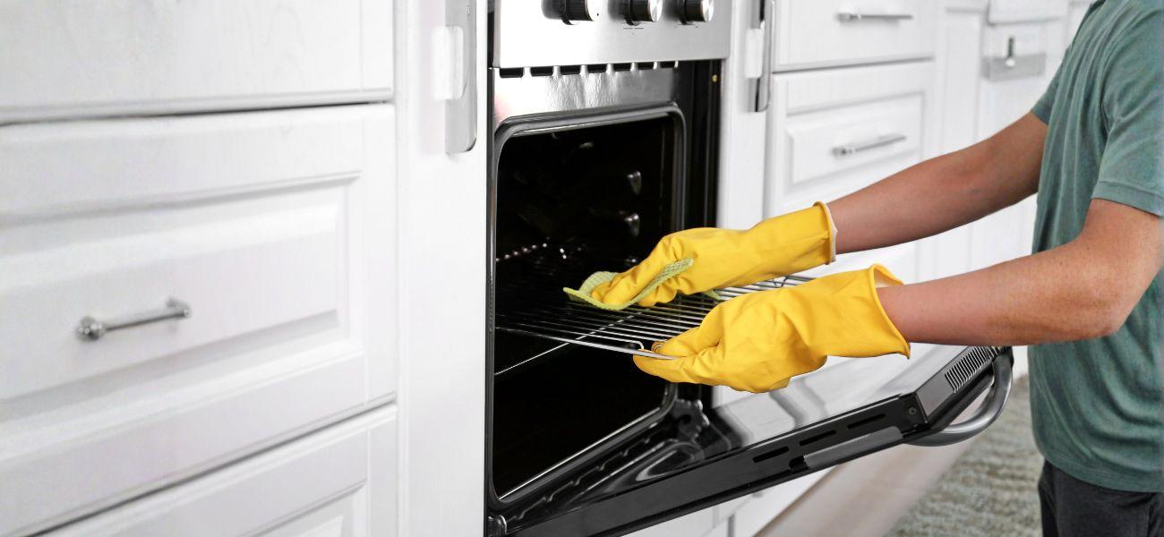 Cepeškrāsns tīrīšana