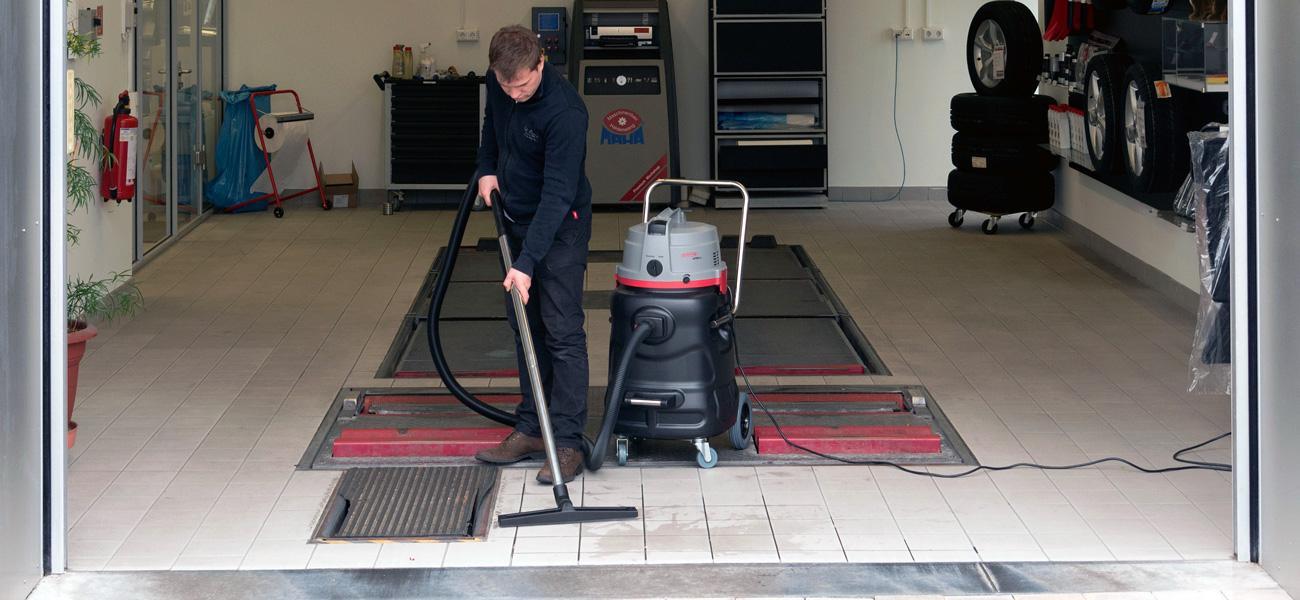 wet/dry vacuum cleaner